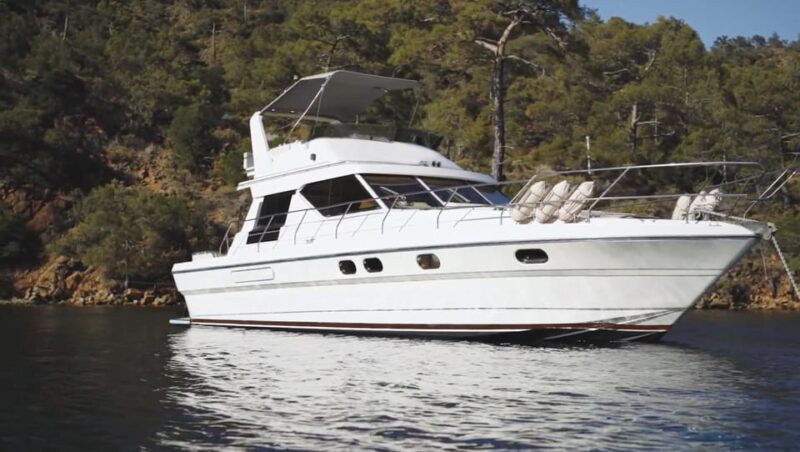 Book a Yacht Cruise: Corfu to Paxos, Blue Caves, Antipaxos! - Yacht Features