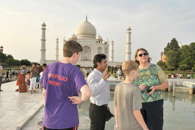Book Govt Approved Guide for Taj Mahal & Agra Fort - Meeting and Pickup