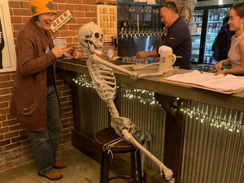 Boothbay Harbor: Boos and Brews Walking Ghost Tour - The Final Stop: Footbridge Brewery & BBQ