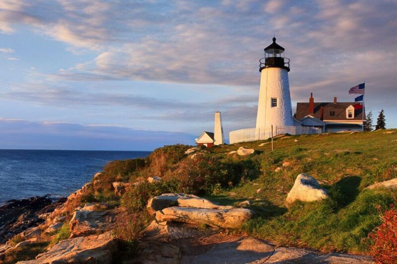 Boothbay Harbor Cruise: Lighthouses, Lobster Haul, and Seals - Lighthouses and Coastal Views