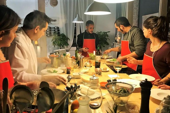 Boqueria Guided Market Tour and Paella Cooking Class - Meeting Details