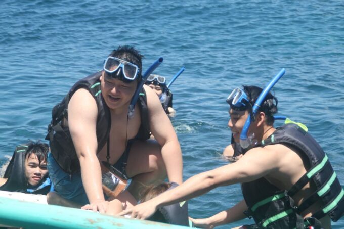 Boracay: Island and Beach-Hopping Boat Tour With Snorkeling - Exploring Nearby Islands
