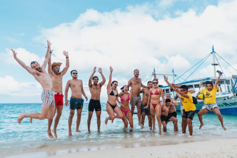 Boracay: Island Hopping Adventure W/ Lunch & Cliff Jumping - Island Hopping Experiences