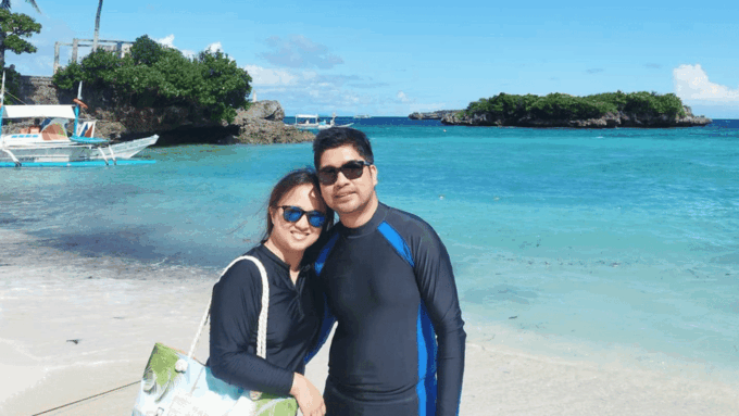 Boracay: Island Hopping Boat Tour With Crystal Cove Entry - What to Expect