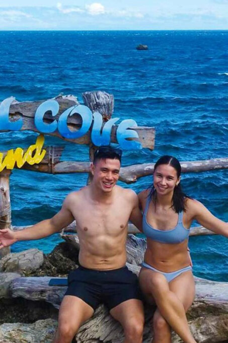 Boracay: Island Hopping Boat Tour With Crystal Cove Entry - Getting There