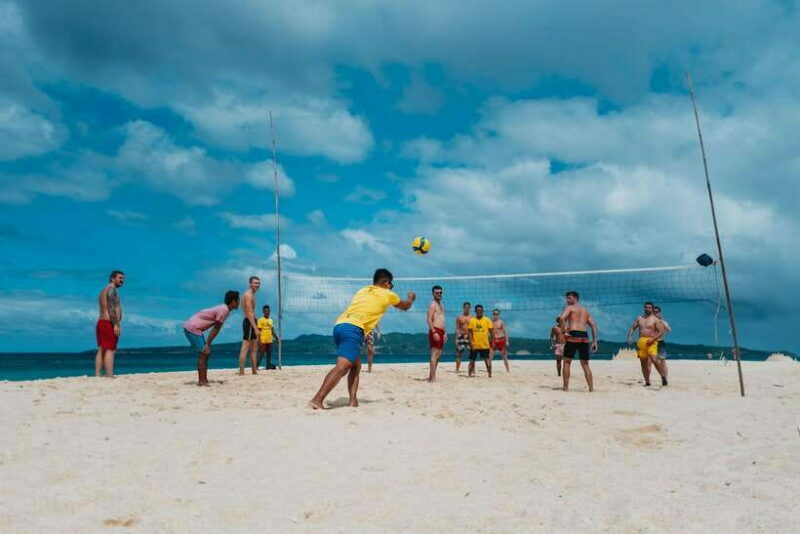 Boracay: Island Hopping & Cliff Jumping by Haqqy Life - Key Points