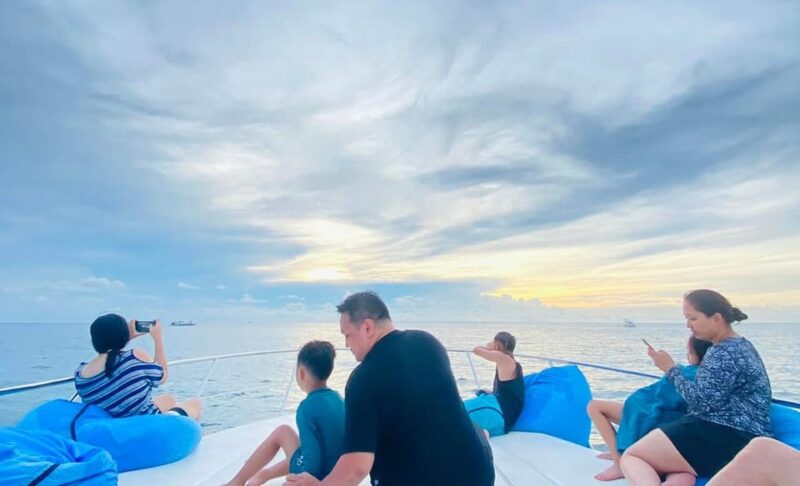 Boracay: Luxury Private Yacht Cruise - Yacht Amenities