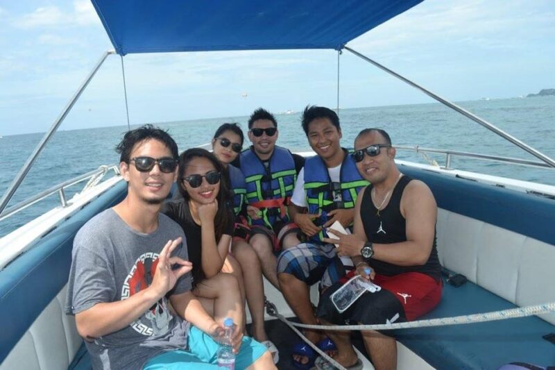 Boracay: Parasailing Experience - Meeting Point and Access