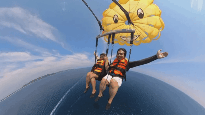 Boracay Scuba Diving With Parasailing and E-Scooter - Pricing and Duration