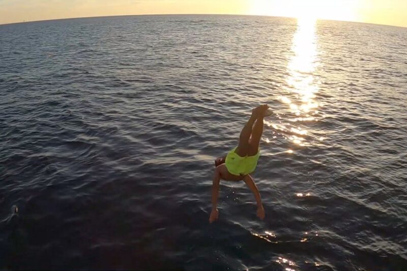 Boracay: Sunset Boat Party With Snacks - Snorkeling and Underwater Exploration