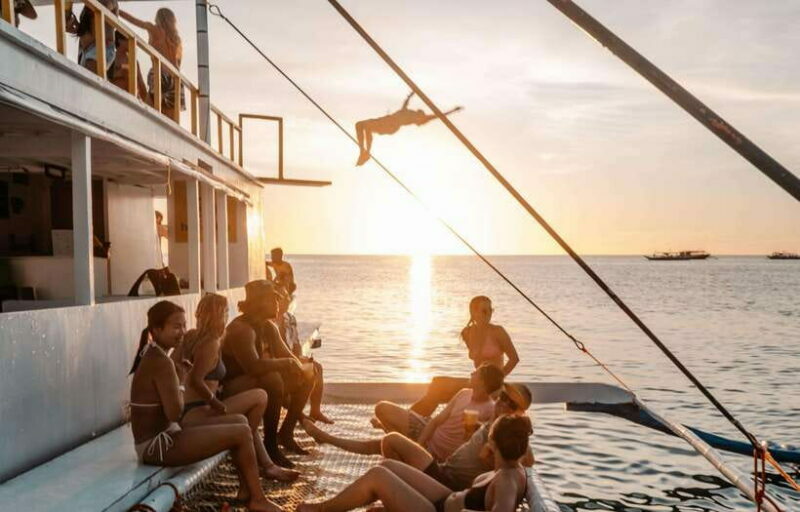 Boracay: Sunset Cruise Boat Party by Haqqy Life - Key Points