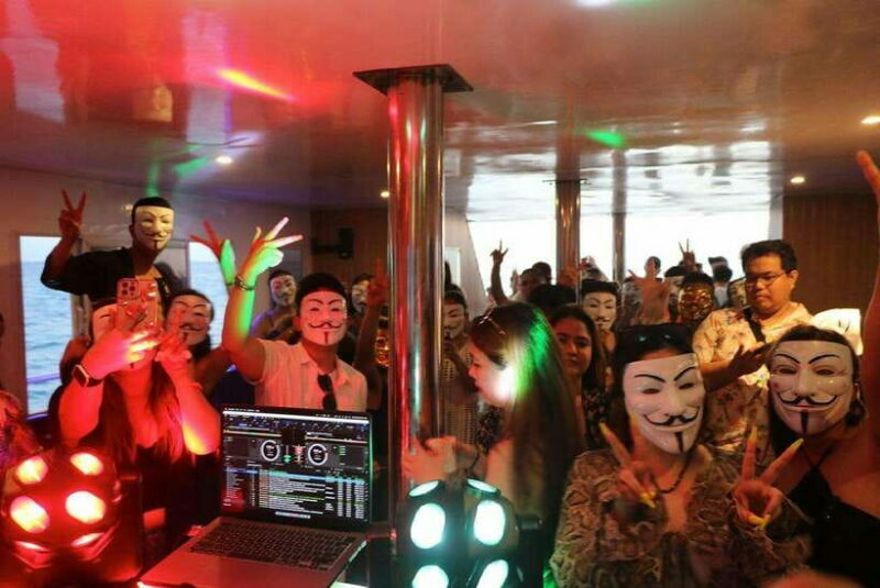 Boracay: Ultimate Party Cruise aboard the Andy World Yacht - Key Points