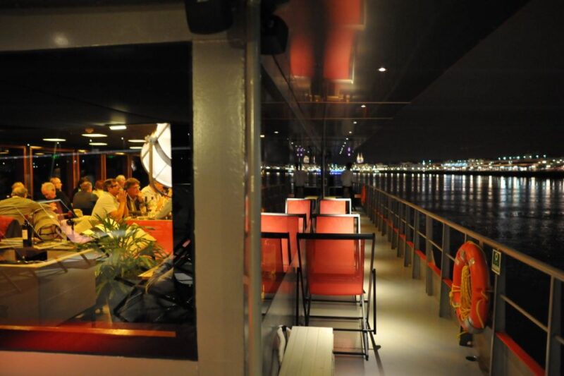 Bordeaux: 2-Hour River Dinner Cruise - Accessibility and Policies