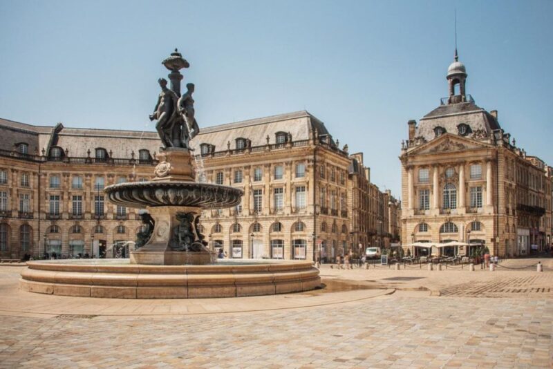 Bordeaux: Afternoon Food and History Tour - Finish at Porte Cailhau