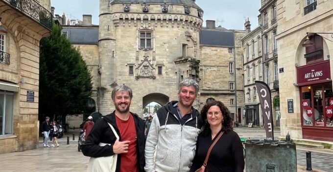 Bordeaux as a Local: Private Guided Tour - Exploring Bordeauxs History