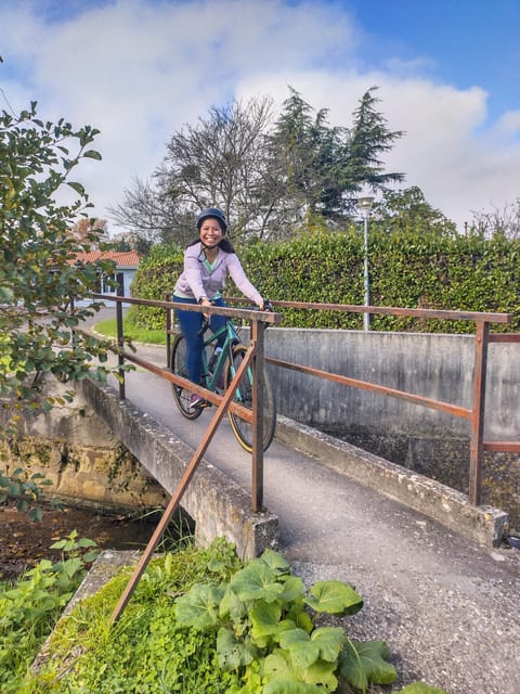 Bordeaux by Gravel Bike : Historic Center & Vineyards - Ride Along the Garonne River