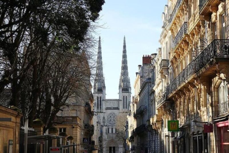 Bordeaux: City Highlights Self-Guided Audio Tour - Key Points