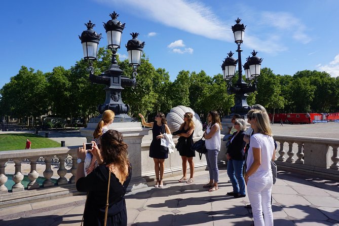 Bordeaux City Wine & Cultural Guided Walking Tour With 4 Tastings - Exploring Bordeauxs Landmarks