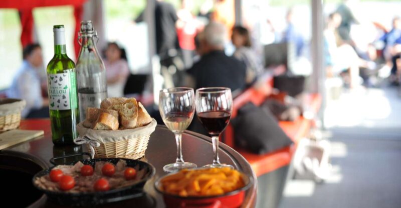 Bordeaux: Evening Aperitif Cruise on the River Garonne - Boat and Propulsion System