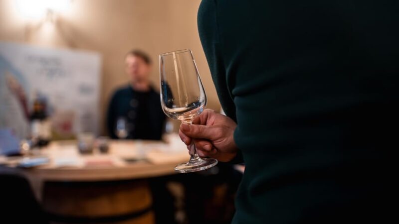 Bordeaux : Evening Food and Wine Tour With Local Delicacies - Guided Exploration of the Cathedral and Monuments