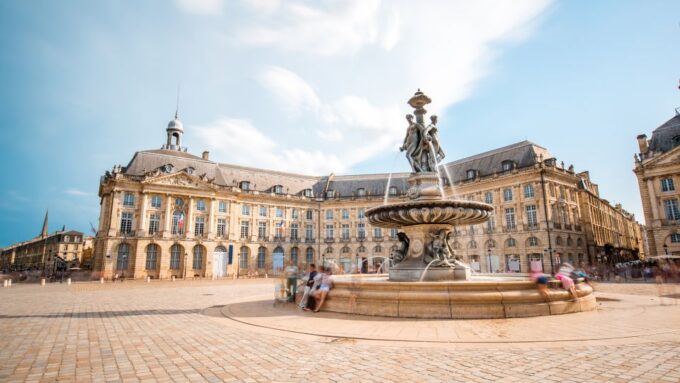 Bordeaux: First Discovery Walk and Reading Walking Tour - Cancellation Policy