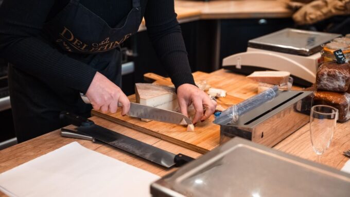 Bordeaux: Food and History Tour - Tour Inclusions