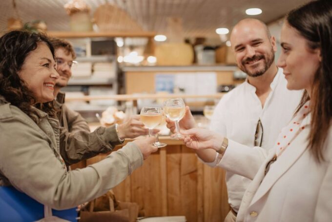 Bordeaux: Food Tour in the Historic District - Tour Schedule and Meeting Point