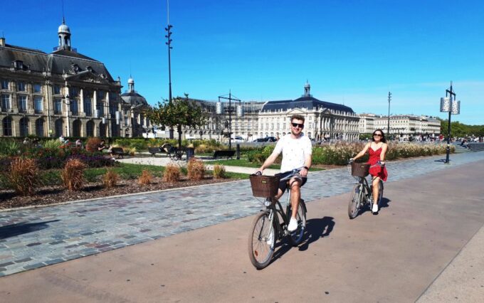 Bordeaux: Guided Bike Tour - Availability and Likely Sellout