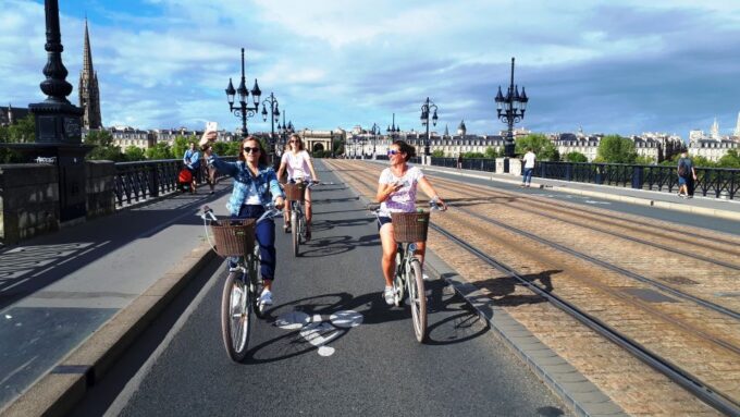 Bordeaux: Guided Bike Tour - Explore Bordeaux by Bike