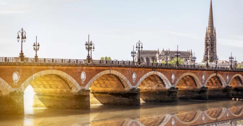 Bordeaux: Insta-Perfect Walk With a Local - Key Points