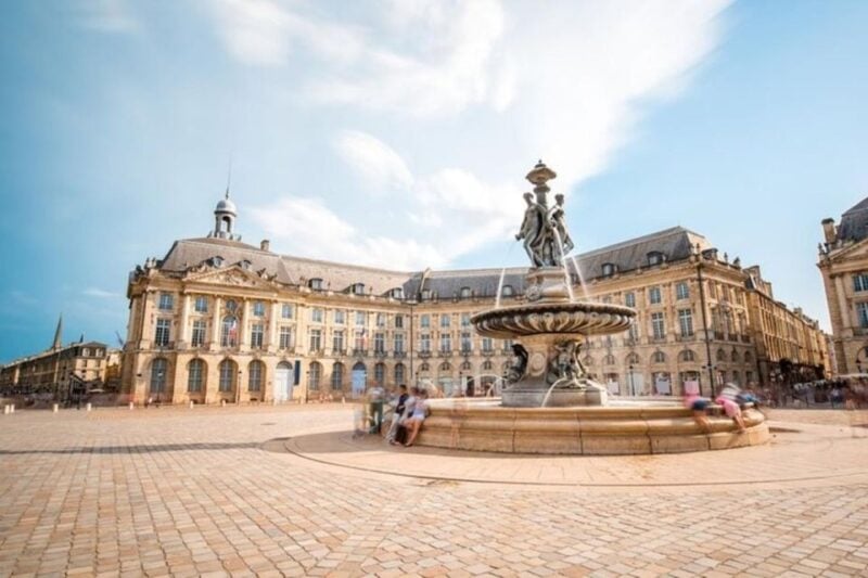 Bordeaux : Must-See Attractions Walking Tour - Tour Itinerary