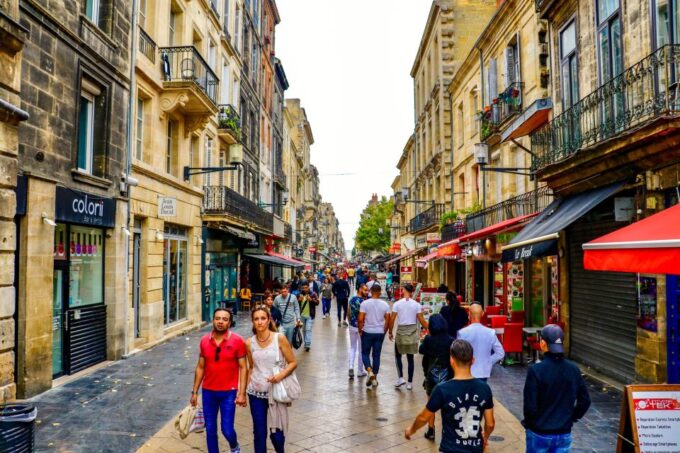 Bordeaux: Private Exclusive History Tour With a Local Expert - Meeting Location