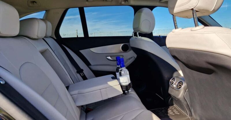 Bordeaux: Private Transfer Service - Vehicle and Driver Details