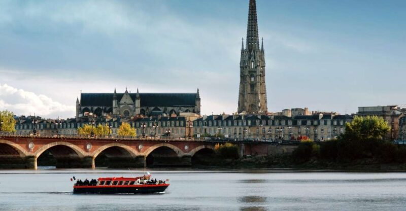 Bordeaux: Scenic River Cruise With Commentary and Canelés - Key Points
