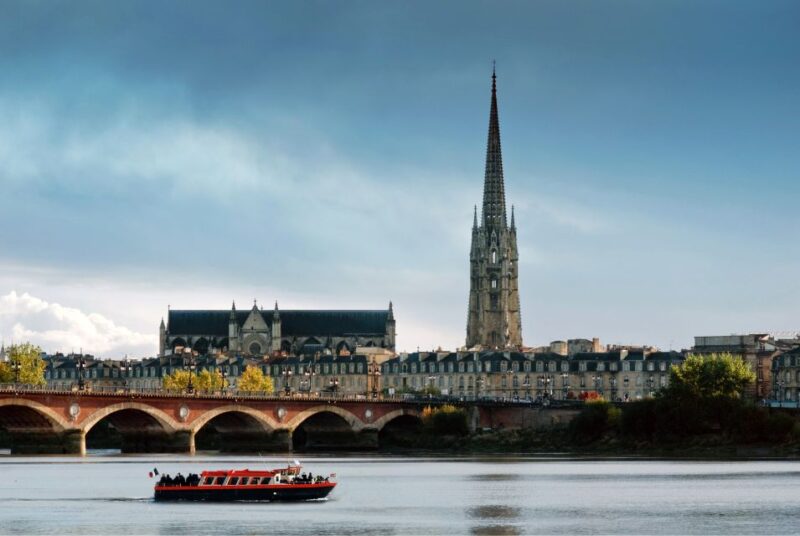 Bordeaux: Scenic River Cruise With Commentary and Canelés - Inclusions