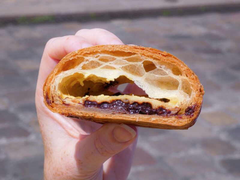 Bordeaux - Sweet Food Tour of the Old City - Admiring UNESCO-listed Monuments