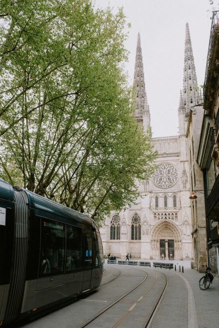 Bordeaux : The Digital Audio Guide - Explore Bordeauxs Stunning Architecture
