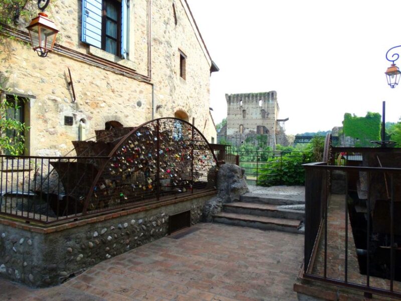 Borghetto Sul Mincio: Town Highlights Walking Tour - Guided Tour Experience