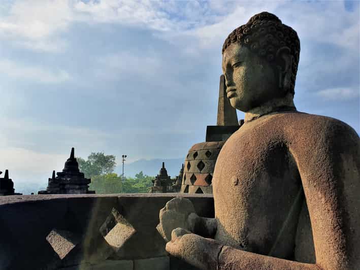 Borobudur and Prambanan Temple Tour With Climb - Itinerary Highlights