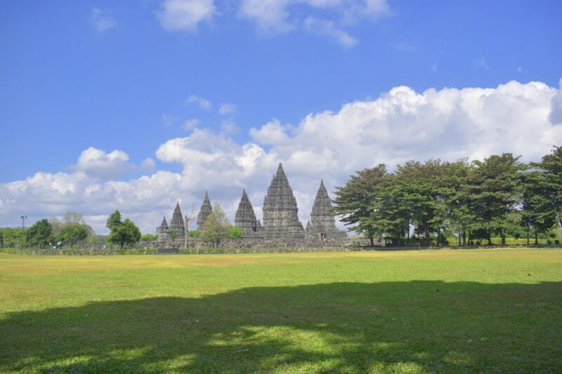 Borobudur Climb and Prambanan Tour With Guide - Visit Prambanan Temple