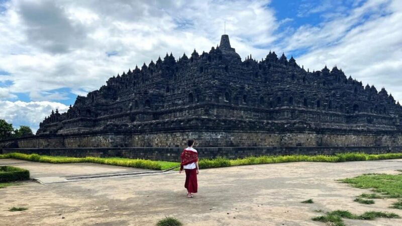 Borobudur Climb to the Top & Prambanan With Ticket Included - Inclusions and Accessibility