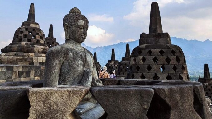 Borobudur Climb to the Top & Prambanan With Ticket Included - Exploring Borobudur