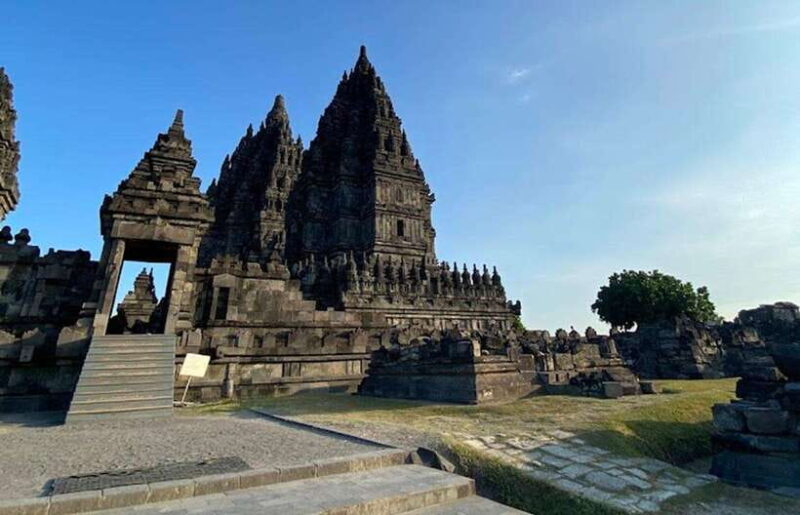 Borobudur, Prambanan, Plaosan, & Ijo Temple Sunset - Key Points