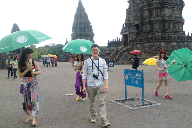 Borobudur Sunrise via VIP Gate Manohara Borobudur - Meeting and Pickup Details