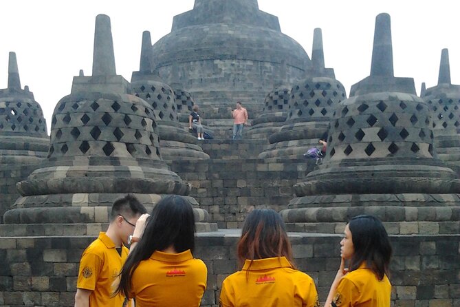 Borobudur Sunrise via VIP Gate Manohara Borobudur - Visiting Borobudur