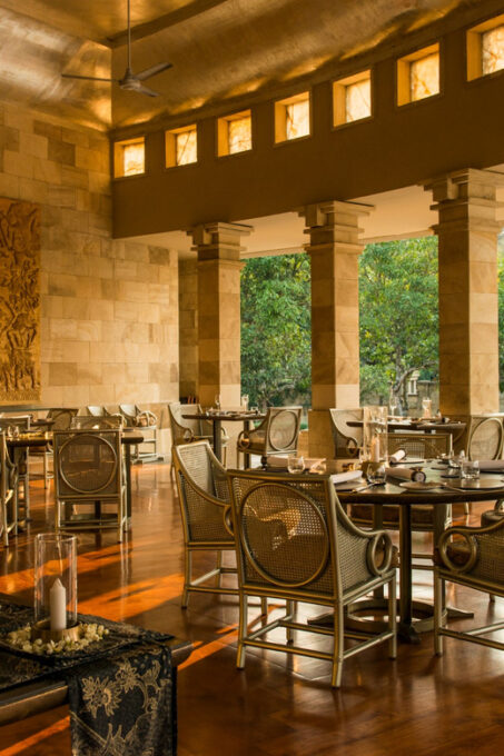 Borobudur Sunrise With Entry Fee and Luxurious Breakfast - Meeting Point and Pickup