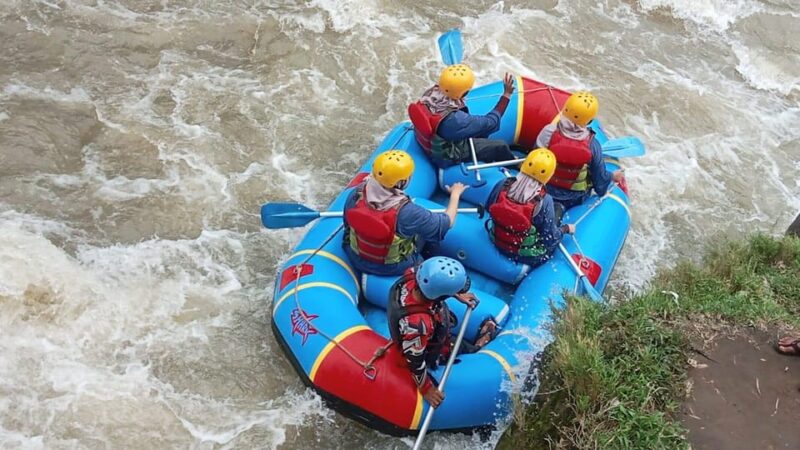 Borobudur Temple & Elo Rafting Tour. - Itinerary Highlights