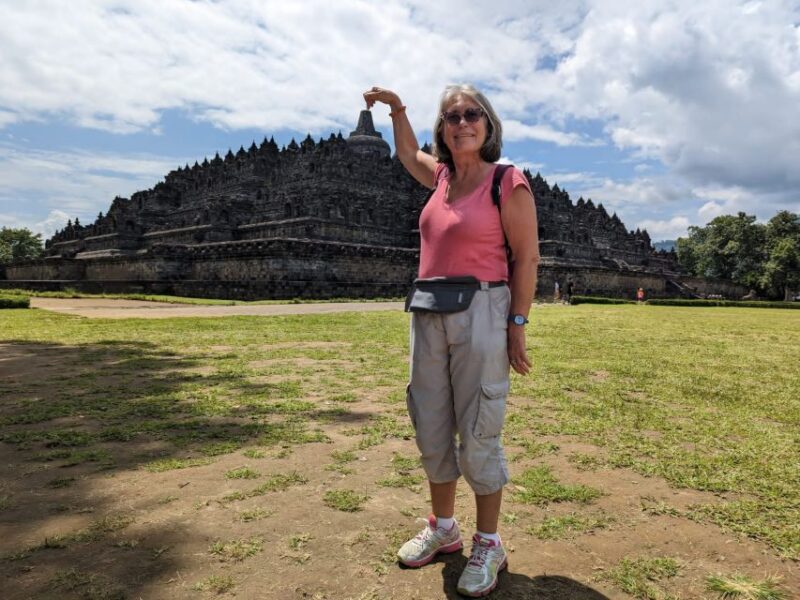 Borobudur Temple & Rice Terrace Walking to Selogriyo Temple - Itinerary Highlights