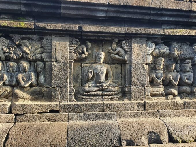 Borobudur Tour to the Top, Andong or Cycling Village Tours - Exploring Borobudur Temple