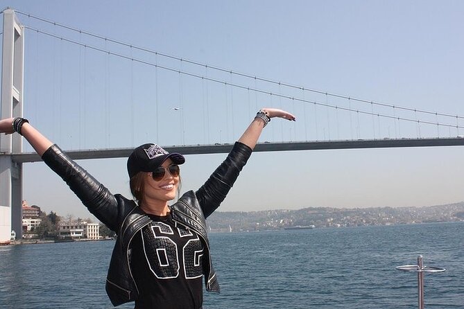 Bosphorus Cruise Boat Tour in Istanbul 3 Hours And Golden Horn - Inclusions and Amenities